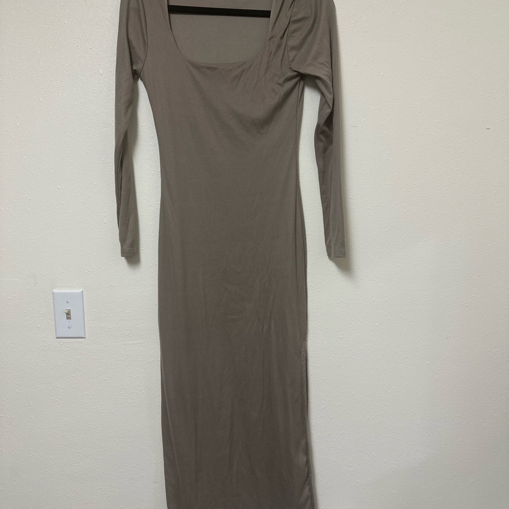 Chic Long Sleeve Taupe Dress